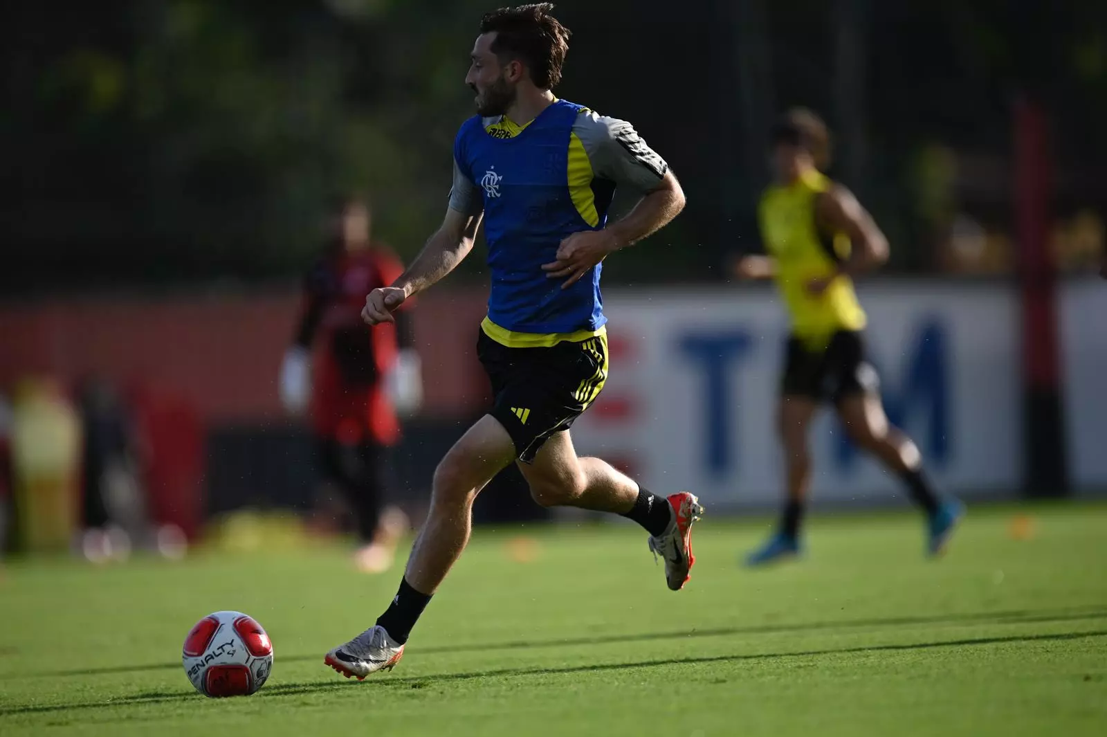 Após empate no Clássico dos Milhões, Flamengo se reapresenta no Ninho do Urubu